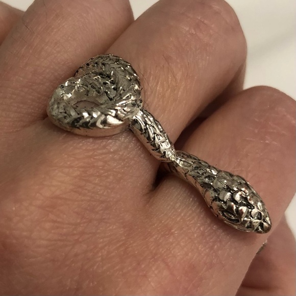 ASOS Silver Snake Double Finger Band Chunky Ring Size 6 - Picture 6 of 7